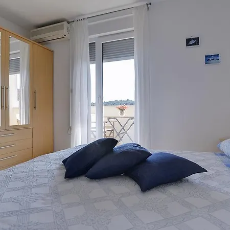 Frlan Apartment *