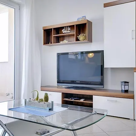 Frlan Apartment *